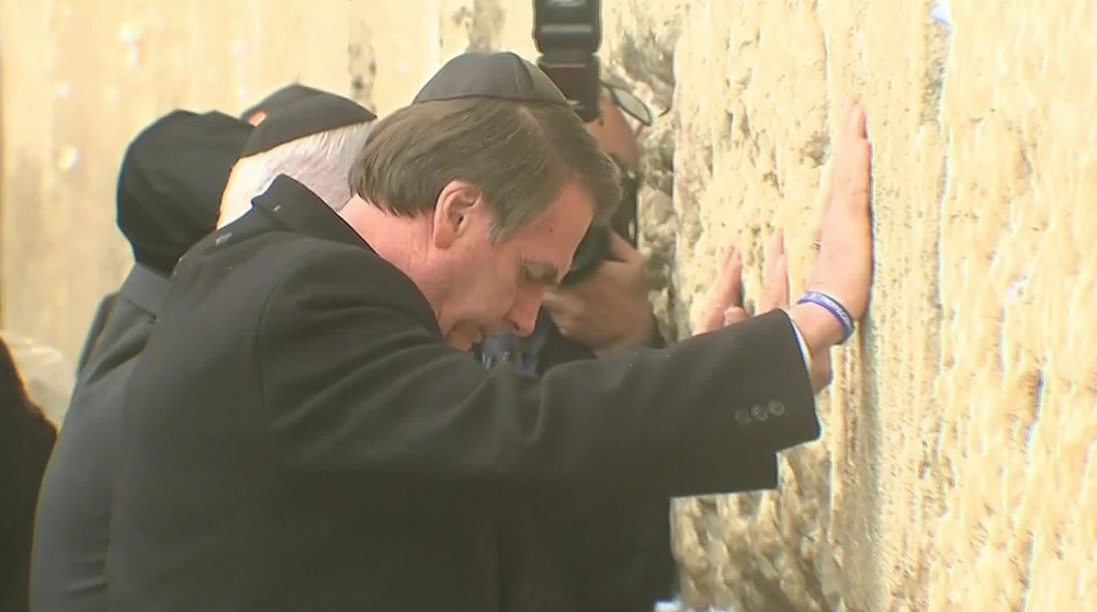 Ao deixar Israel, Bolsonaro diz que agora 'vai jogar pesado' na reforma da Previdência
